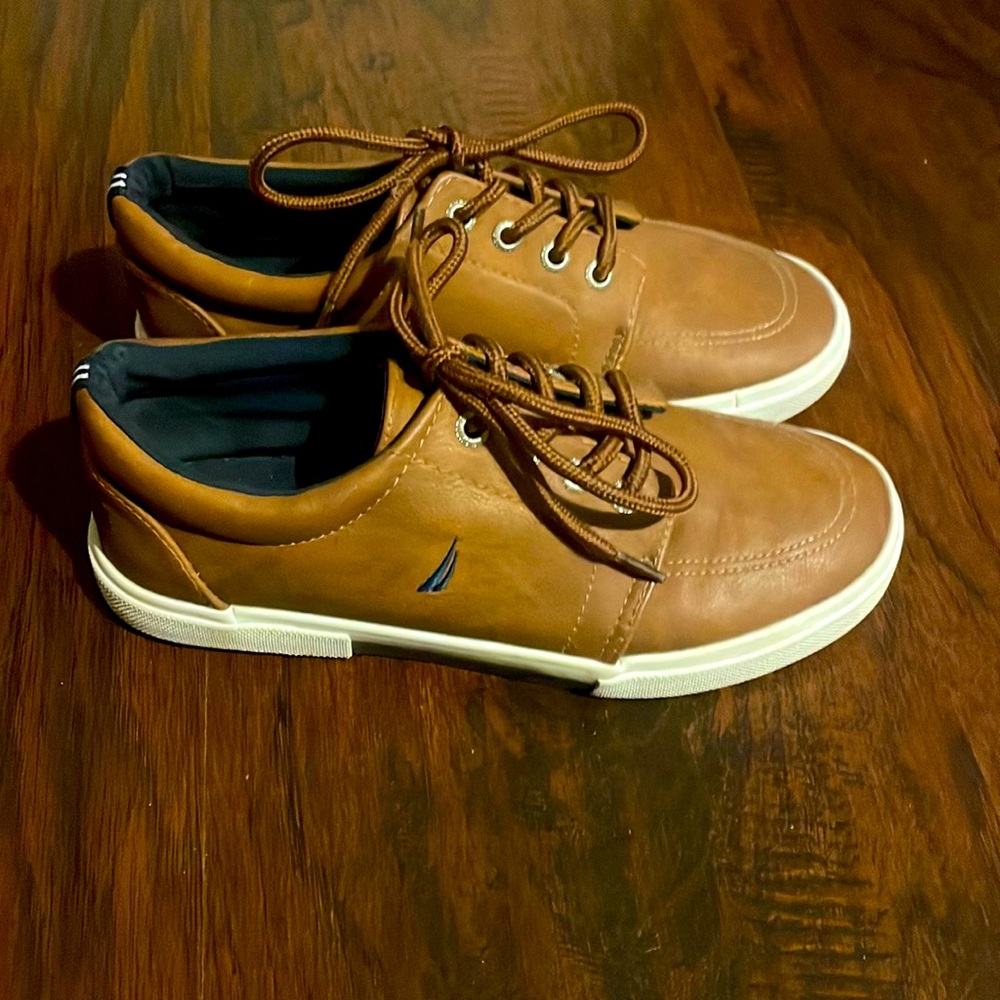 Boys dress/casual shoes